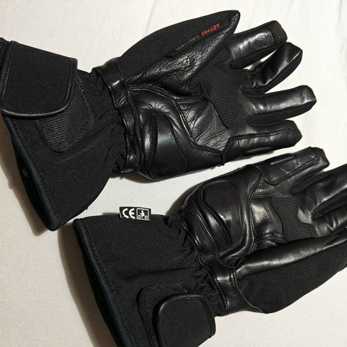 Agvpro motorcycle gloves Large like new, waterproof with protections