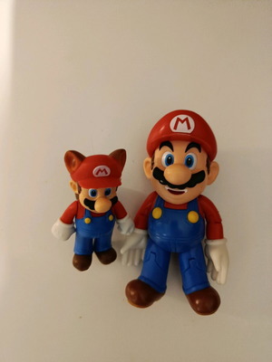 Φιγούρες Super Mario σετ σαν καινούργιο με Racoon Mario