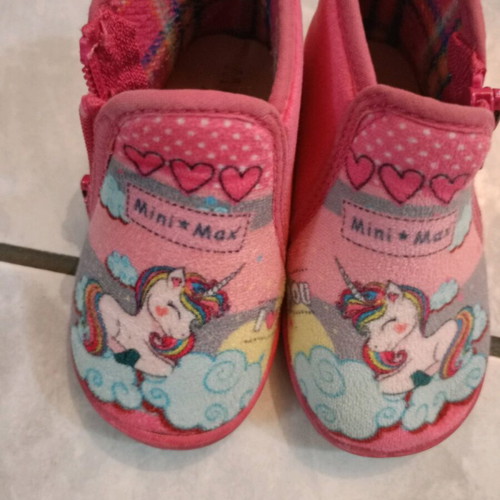 Winter anatomical slippers for girl like new