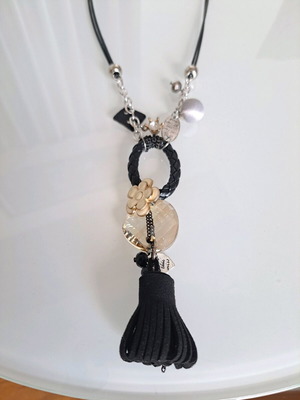 Long necklace like new