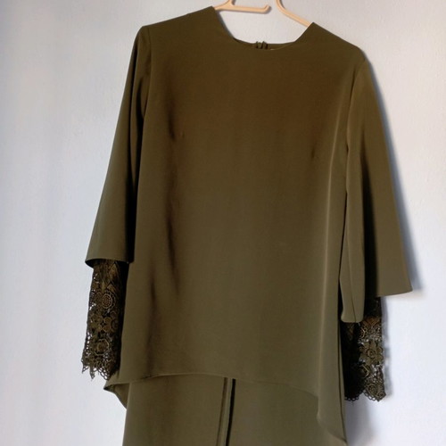 Women's dress khaki size M crepe new