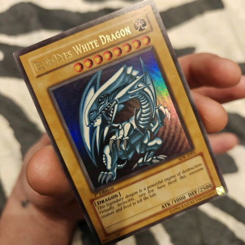 Blue Eyes White Dragon 1st edition -  360,00 - Vendora.cy