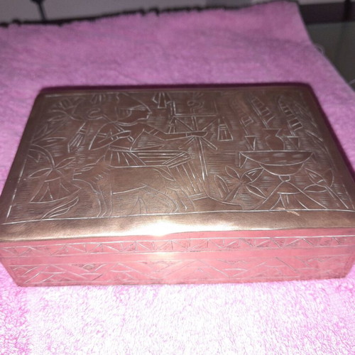 Jewelry box used with Egyptian carved designs, gold color