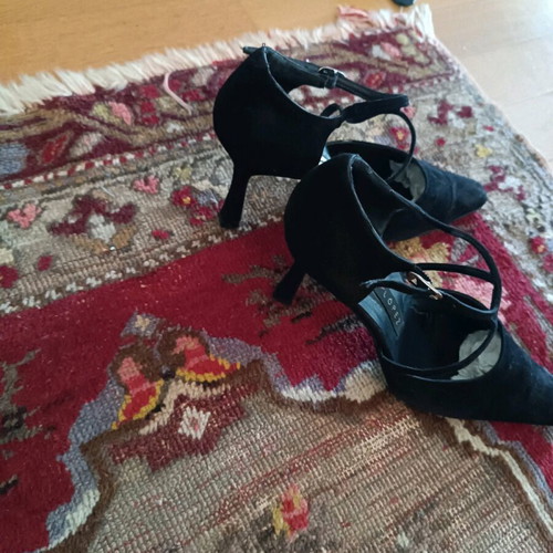 Pura Lopez black castor pumps like new, size 38, 10 cm heel