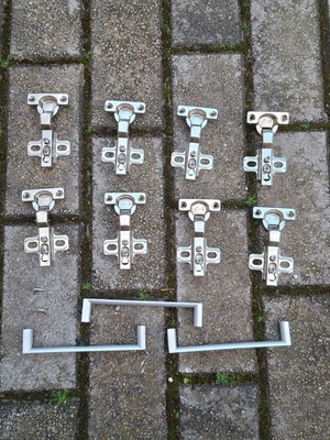 Hinges and knobs set used, 8 hinges, 3 knobs with screws
