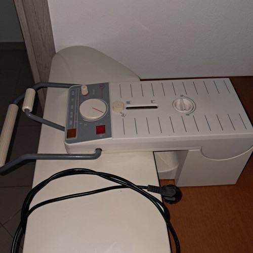 Ironing press