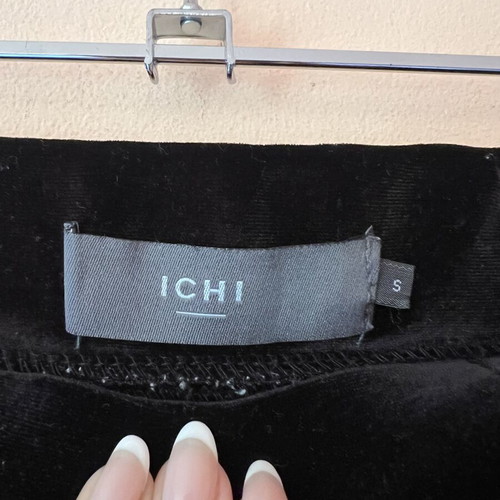 ICHI black skirt size S, like new, plush fabric