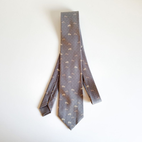 Hermes silk tie with elephant pattern, like new, gray beige