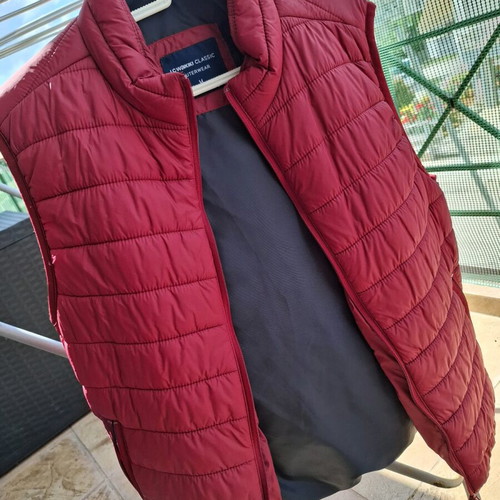 Sleeveless jacket red/bordeaux men's Medium like new from LC Waikiki