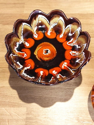 Ceramic fruit bowl vintage-retro used, fat lava style 70s