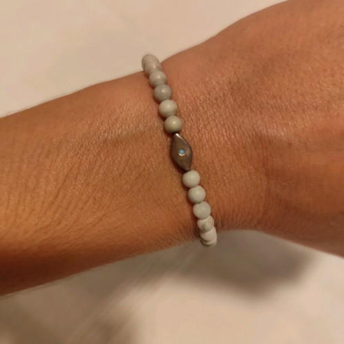 Macrame bracelet with eye new, white