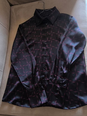 Sisley Shirt with Geometric Pattern Small like new