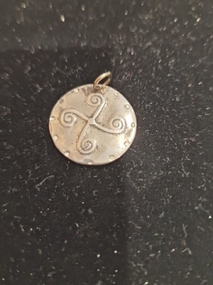Silver pendant like new