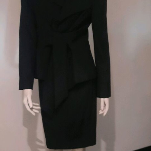Women's suit like new, black