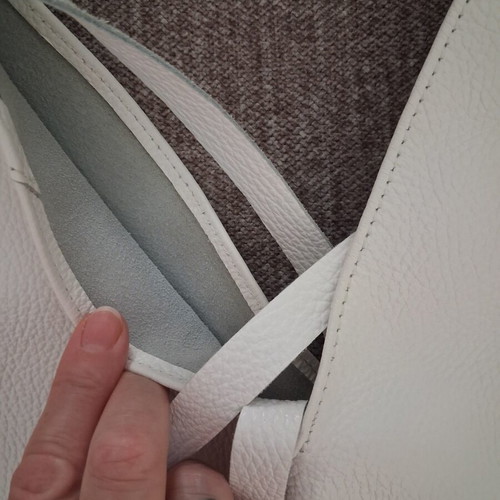 Leather shoulder bag with wallet like new, white