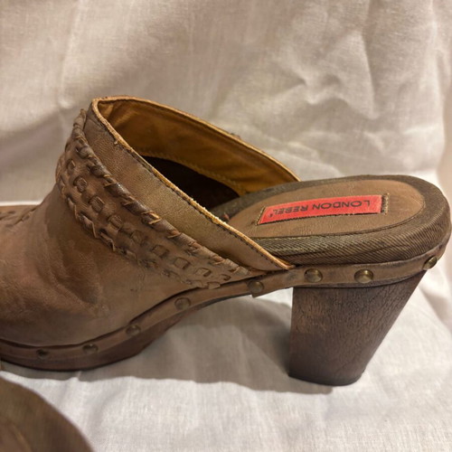 Women's beige clogs size 39 high heels like new