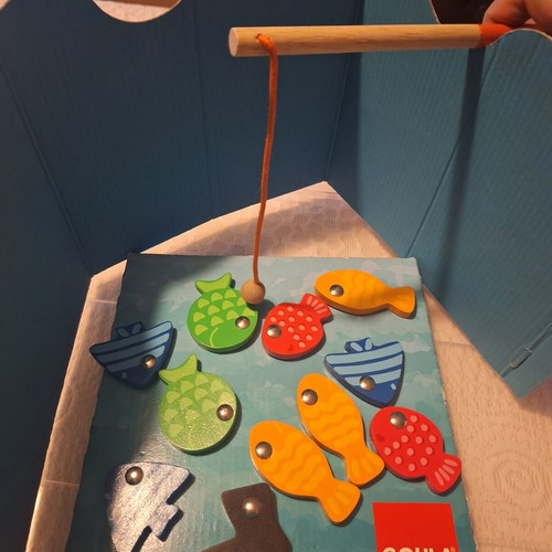Goula Wooden Magnetic Fishing Game used with 2 Rods and Colorful Fish