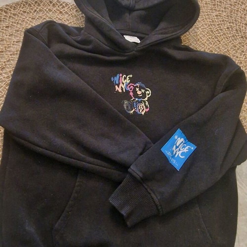 Zara sweatshirt used with vibrant colors and style