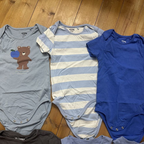 Short-sleeve baby bodysuits, 12-18 months