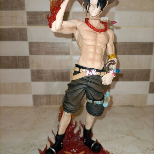 One Piece Portgas D Ace figure like new, 24cm