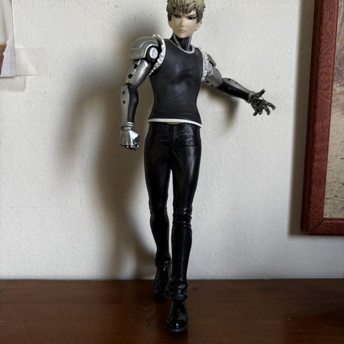 One-punch Man Genos figure like new without base and box