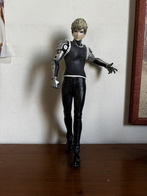 One-punch Man Genos figure like new without base and box