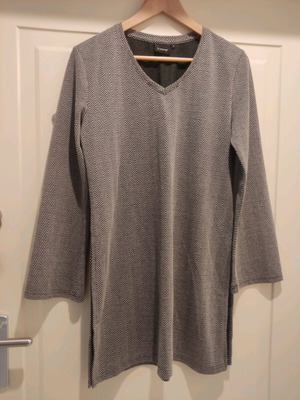 Blouse dress herringbone gray like new, size M