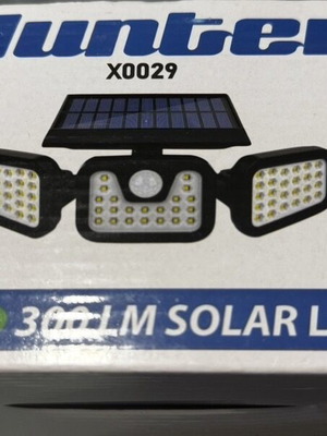 Hunter X0029 Solar Lamp like new, 2*1200mAh, 300 lumens