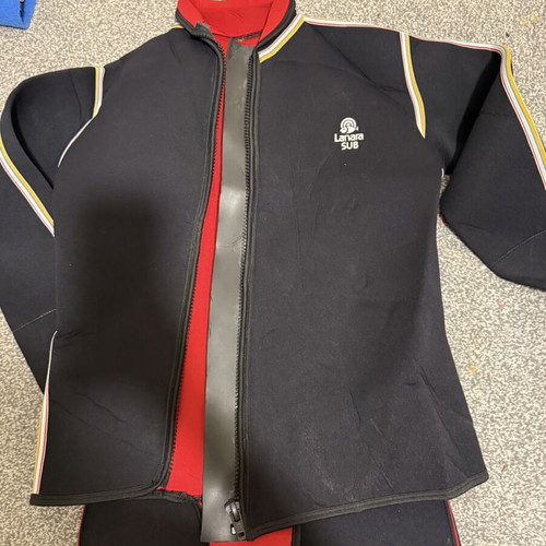 Diving suit women's size M like new