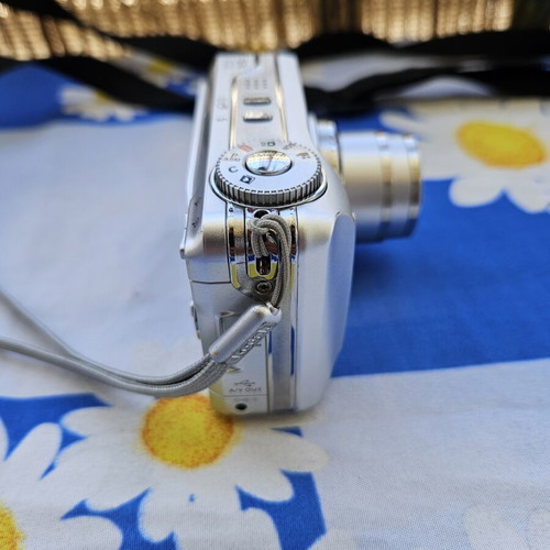 Kodak EasyShare C875 8.0MP Digital Camera silver, like new