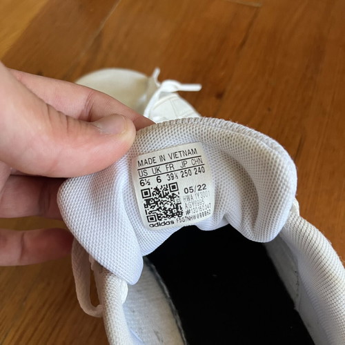 Adidas sneakers for boys size 39 used, white