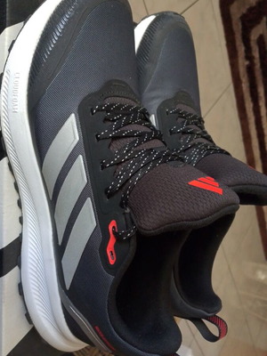 Αθλητικά παπούτσια Adidas Runfalcon σαν καινούργια, μέγεθος 44, μαύρο και γκρι