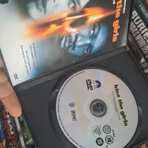 Kiss the Girls DVD used, social drama thriller with subtitles