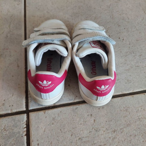 Adidas Stan Smith kids athletic shoes used, size 26, white