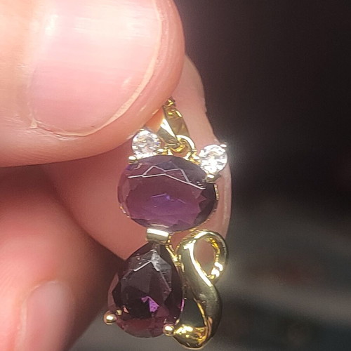 Women's necklace with purple stones