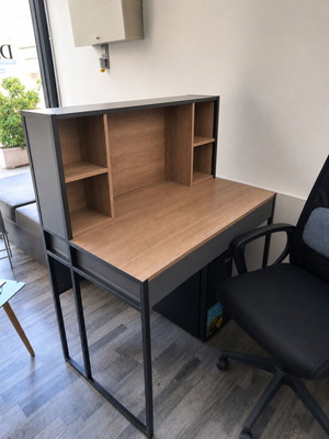 Reception desk like new with two fully functional drawers