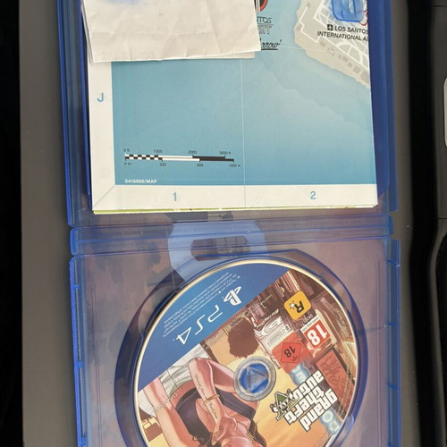 Grand Theft Auto V PS4 like new