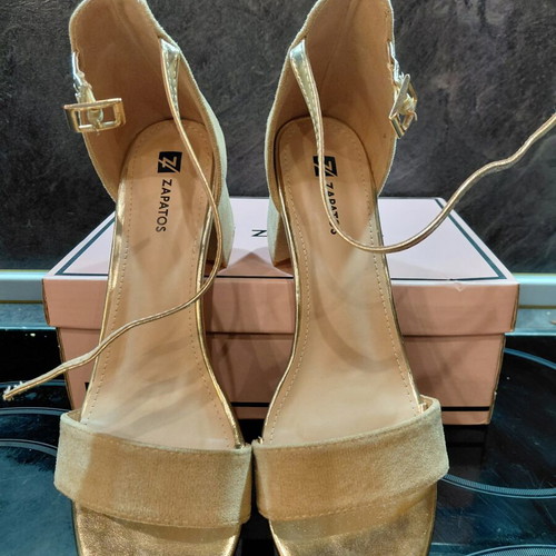 Zapatos beige sandals with thick heel new