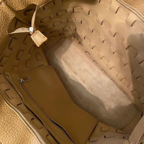 Large shoulder bag like new, beige