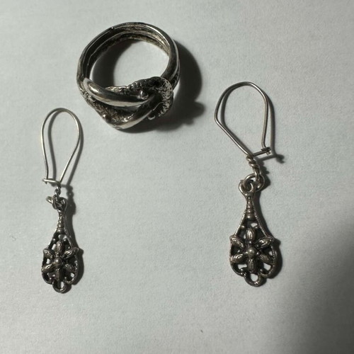 Silver ring and earrings set like new