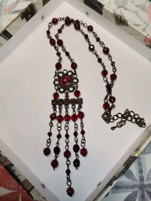 Vintage rosary necklace like new, red with glass beads and rhinestones