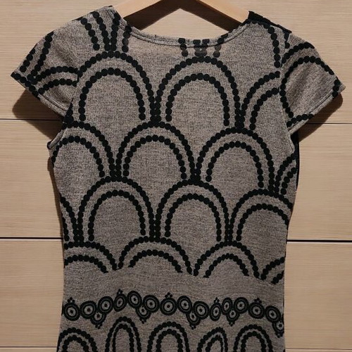 Velour knitted blouse like new, size L, black and beige