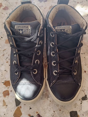 Converse children's leather boots size 33 like new, black