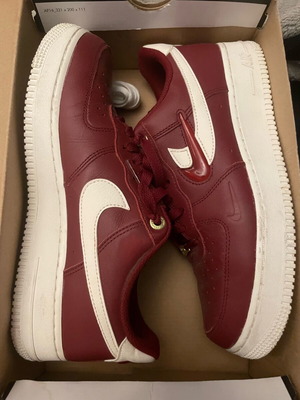 Nike Air Force 1 κόκκινα sneakers σαν καινούργια, περιορισμένη έκδοση