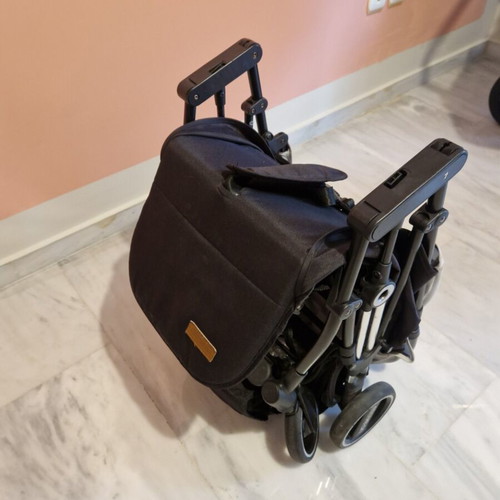 Baby stroller used, lightweight, foldable with rain cover
