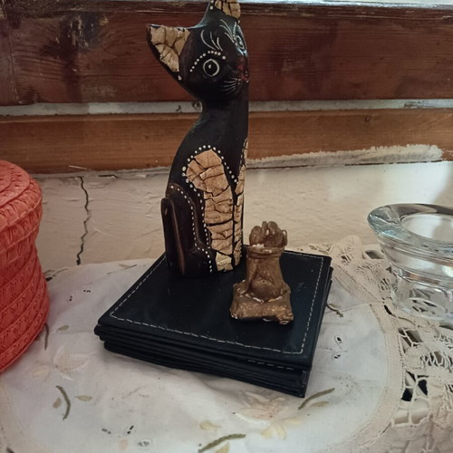 Handmade wooden decorative cat like new