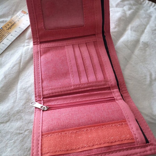 Vintage Sentio wallet like new, red