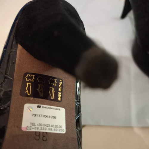 Gianfranco Ferré women's boots like new, black croco design with metal detail