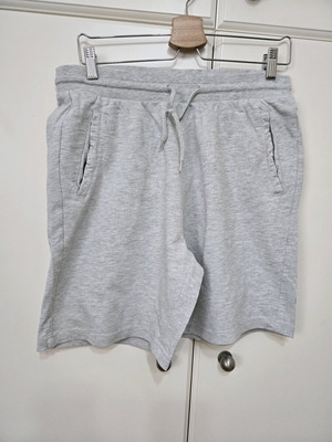 Lefties Bermuda shorts like new size medium, light gray