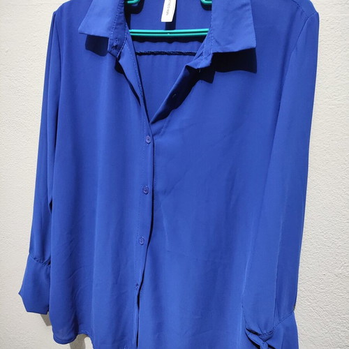 Women's Blue Shirt L/XL like new, polyester, long sleeves